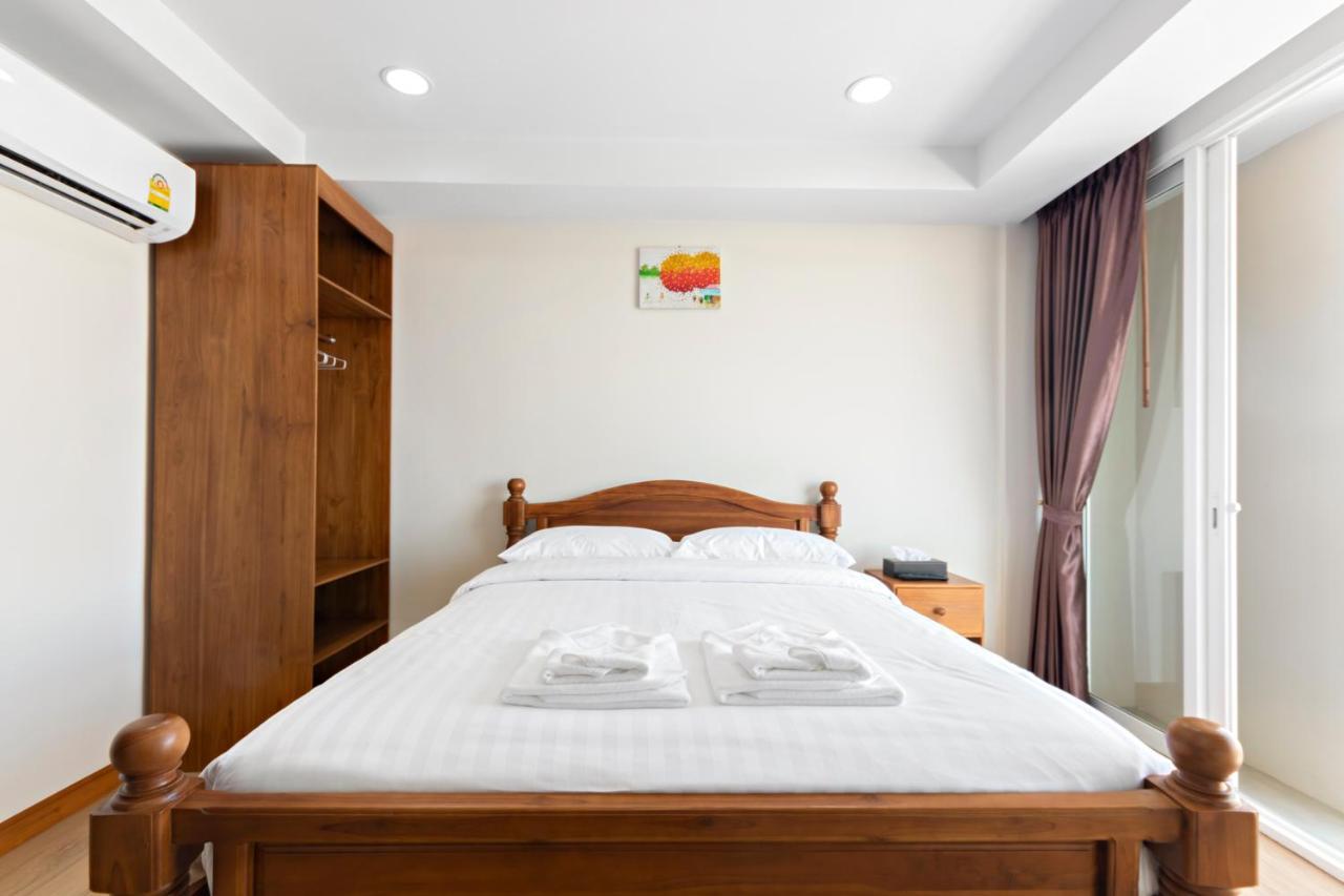 Royale 8 Ville Guest House กรุงเทพมหานคร ภายนอก รูปภาพ